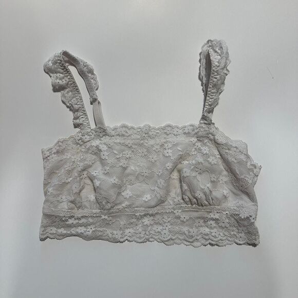 Colsie Delicate White Floral Lace Bralette medium - Picture 2 of 6